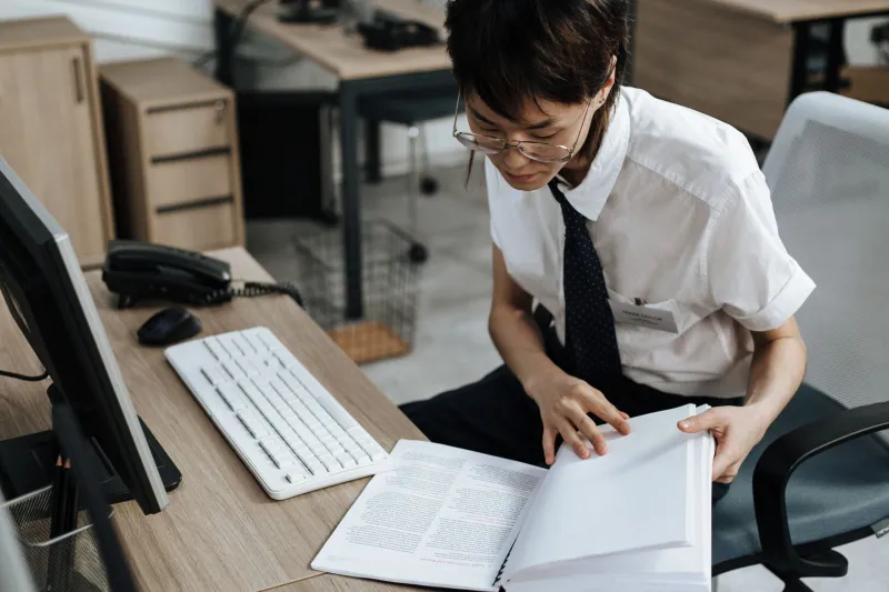 RTFM Is Not a Joke: The Quiet Radicals Who Actually Read the Docs